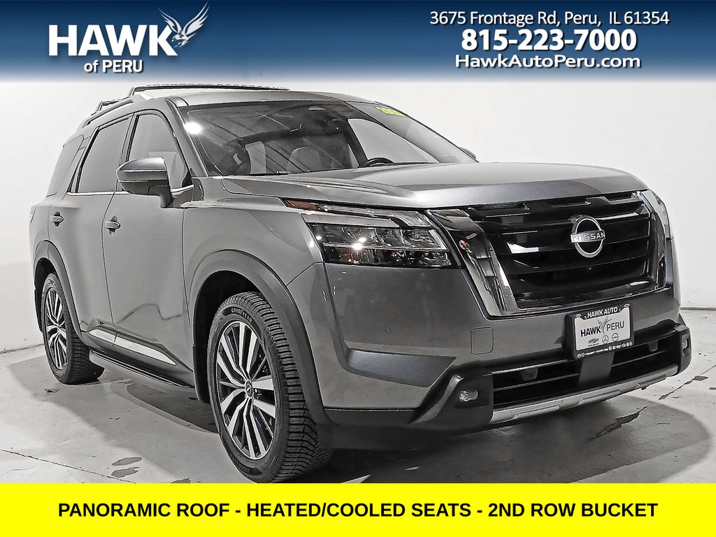 2022 Nissan Pathfinder Platinum 4WD's photo