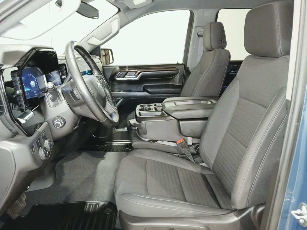 2024 Chevrolet Silverado 1500 LT - Photo 8