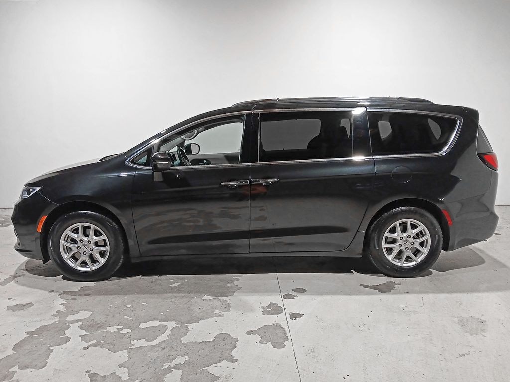 Used 2021 Chrysler Pacifica Touring L Minivan/Van