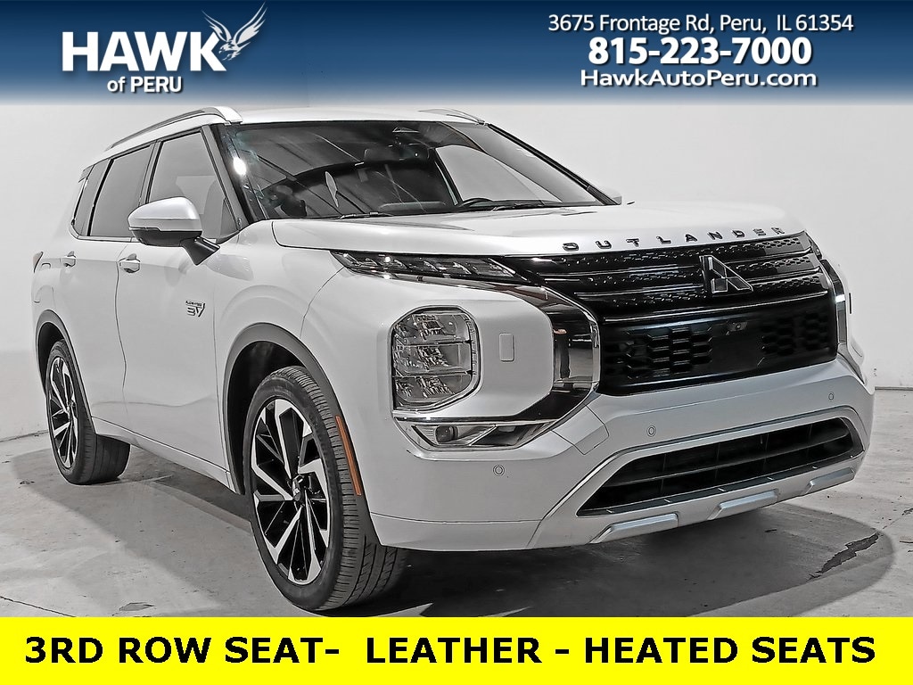 2024 MITSUBISHI OUTLANDER - Image 1