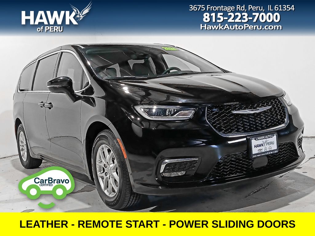 2024 Chrysler Pacifica Touring L's photo