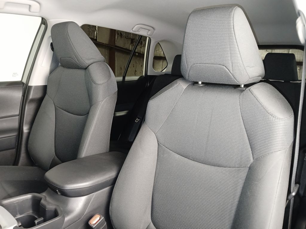 2025 Toyota RAV4 LE - Photo 10
