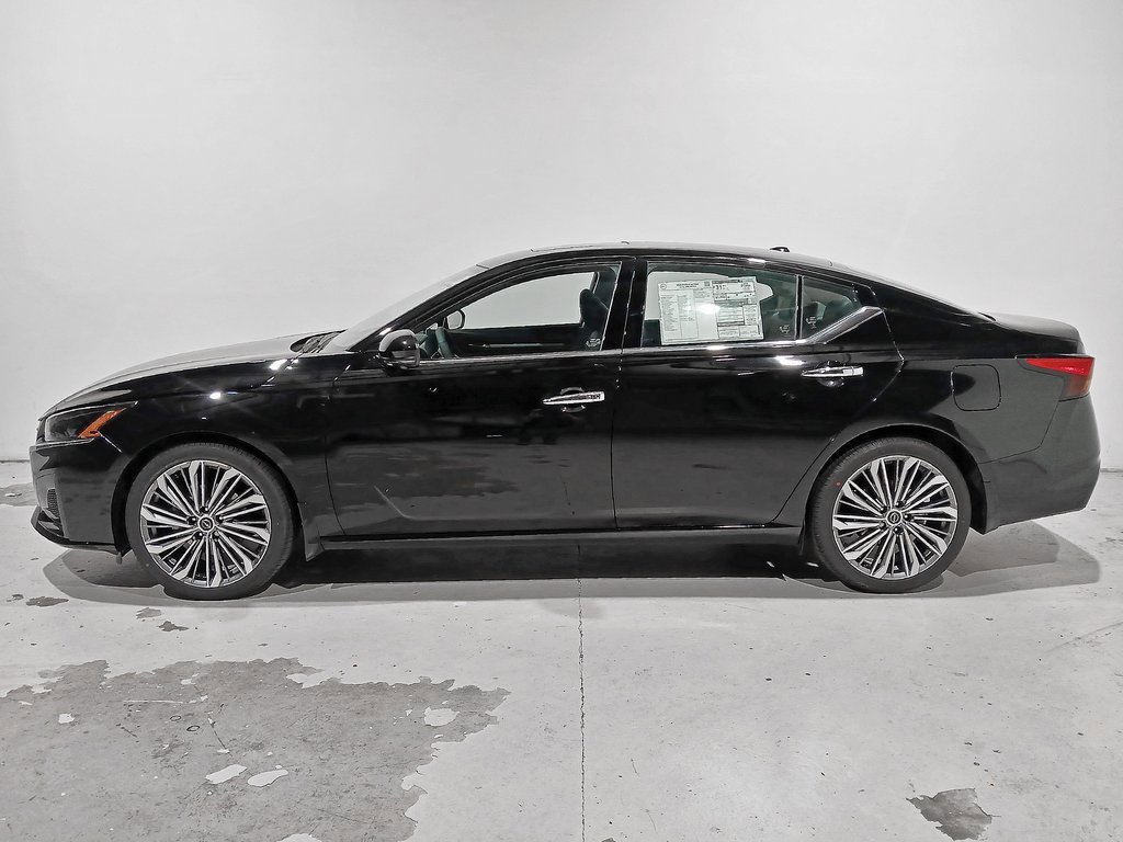 2025 Nissan Altima SL photo 4