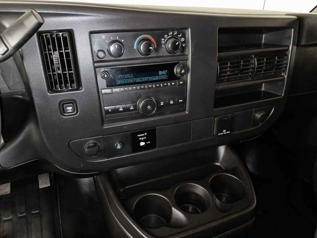 2024 GMC SAVANA - Image 16