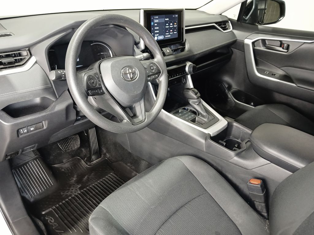 2025 Toyota RAV4 LE - Photo 14