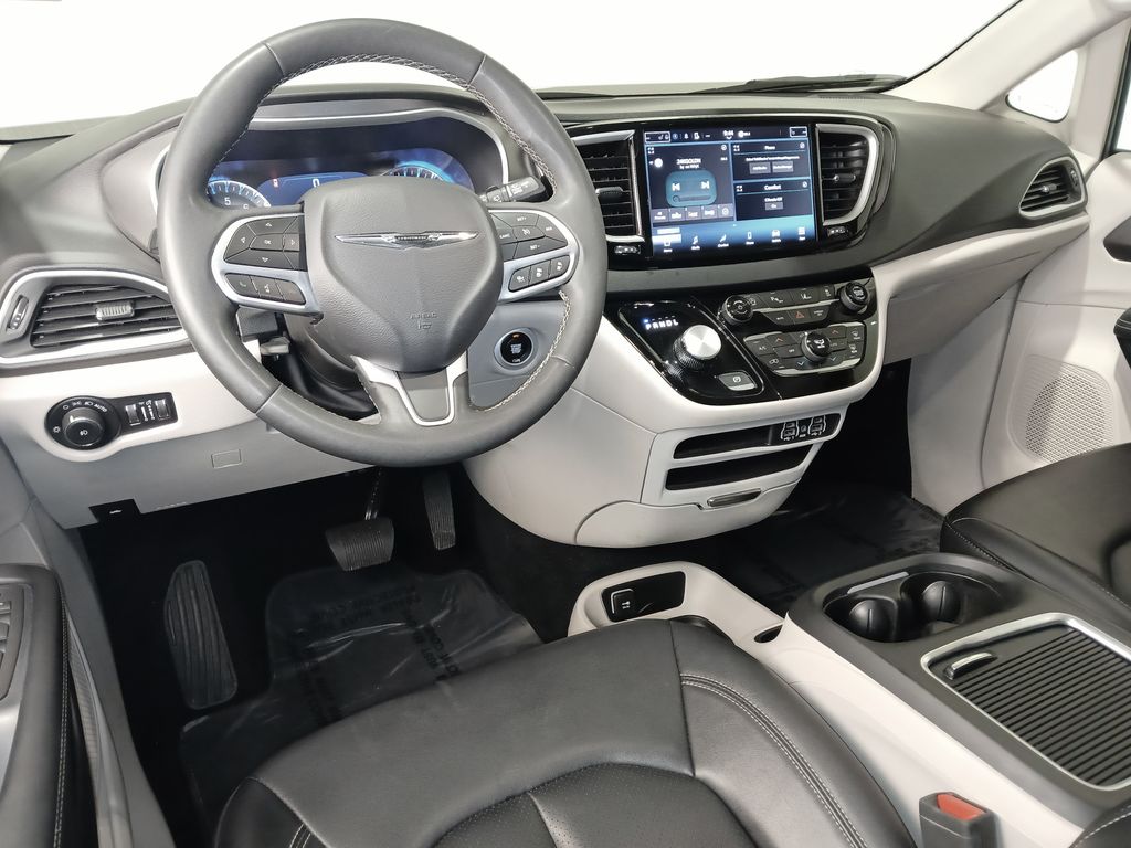 2024 Chrysler Pacifica Touring L - Photo 9