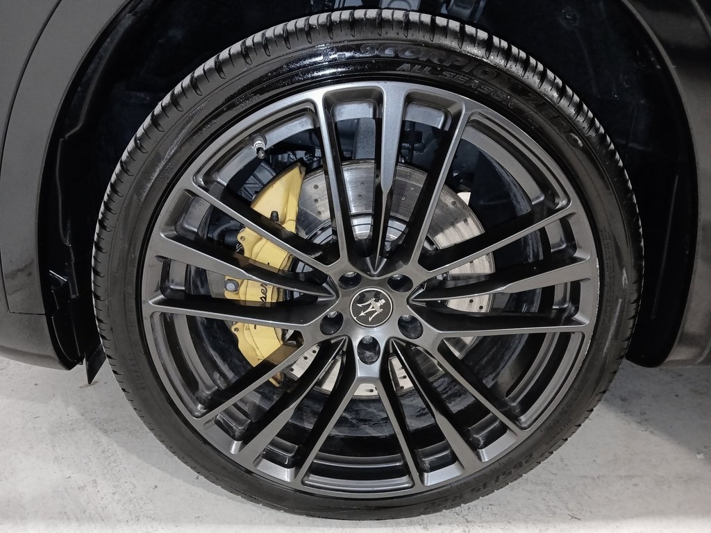 2022 MASERATI LEVANTE - Image 8