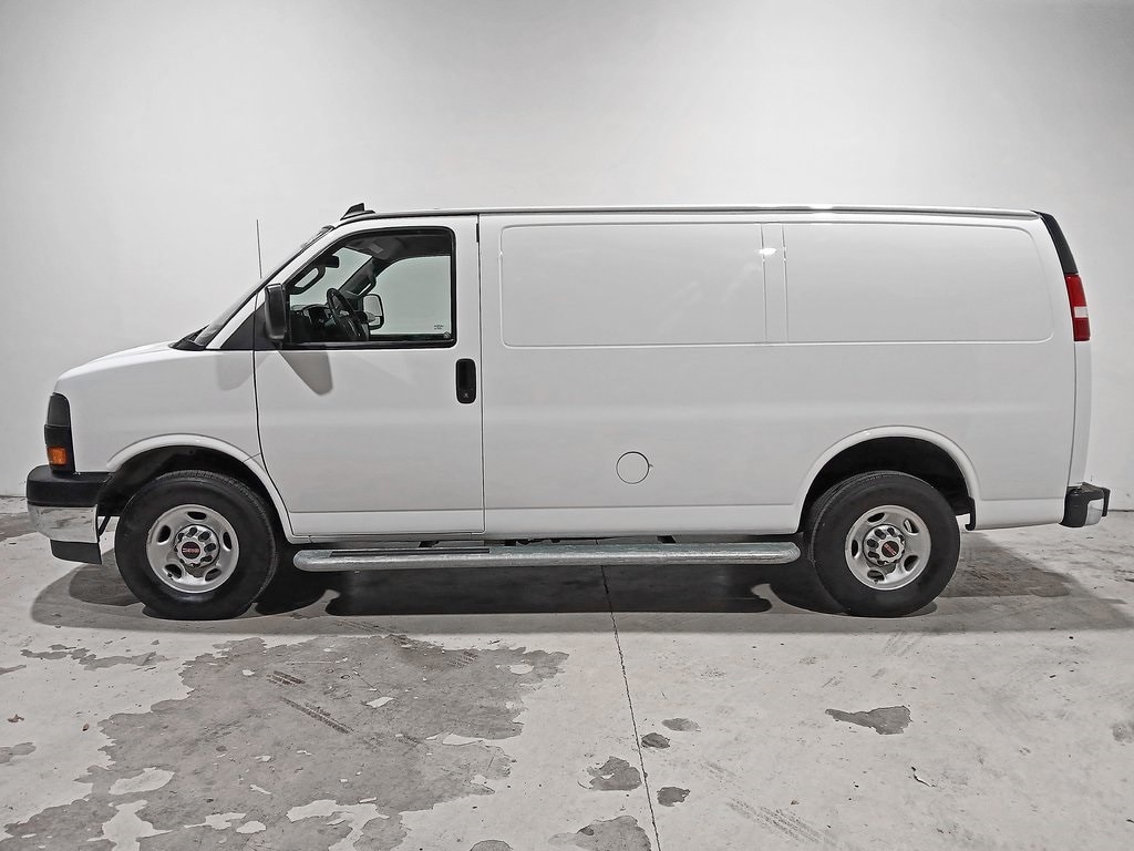 2024 GMC SAVANA - Image 4