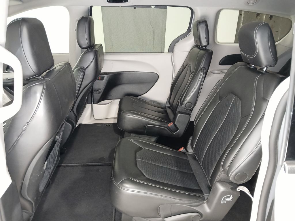 2024 Chrysler Pacifica Touring L - Photo 12