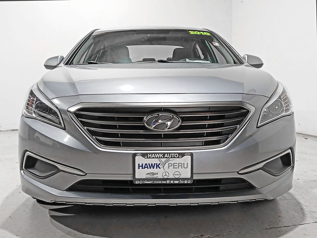 Used 2016 Hyundai Sonata SE with VIN 5NPE24AF5GH328246 for sale in Peru, IL