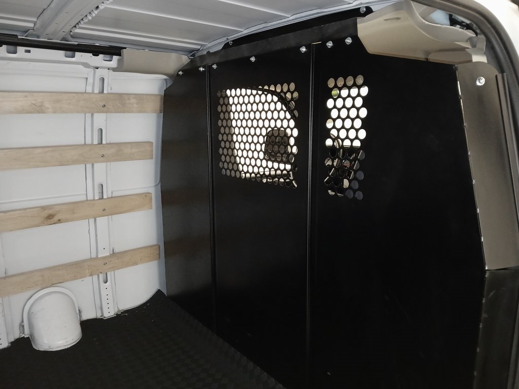 2024 GMC SAVANA - Image 12