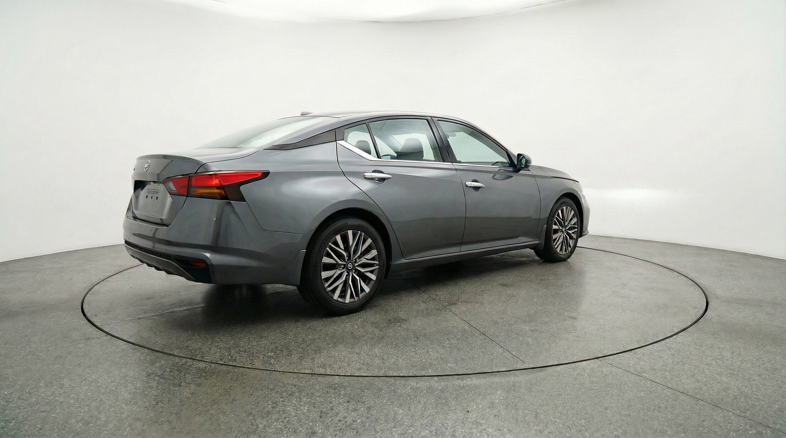 Thumbnail: 2025 Nissan Altima - 9