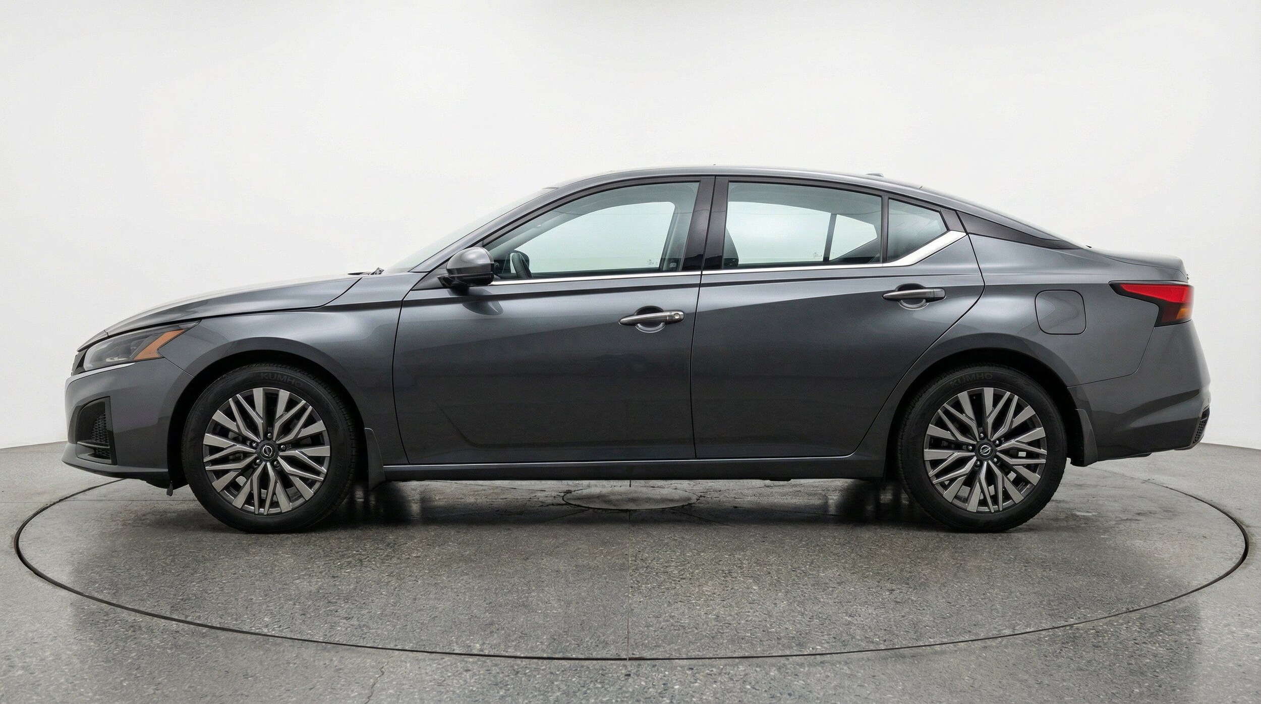 Thumbnail: 2025 Nissan Altima - 3