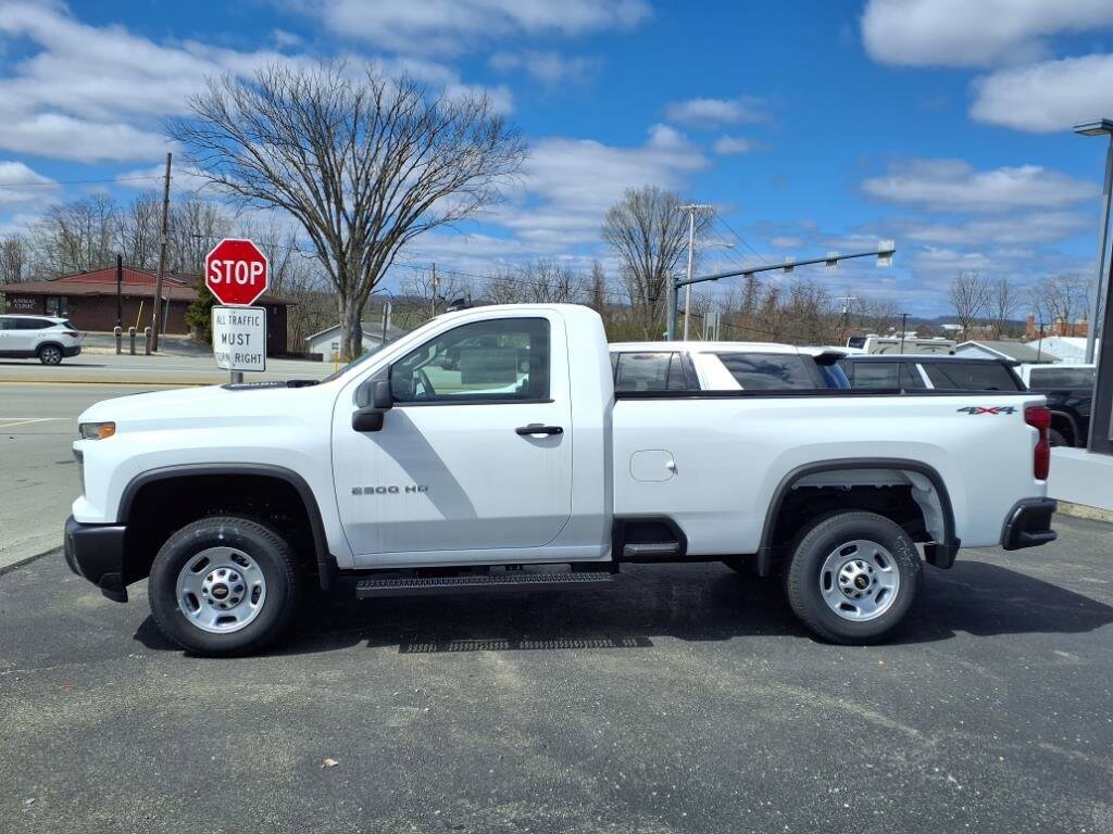 2025 Chevrolet Silverado 2500HD photo 2