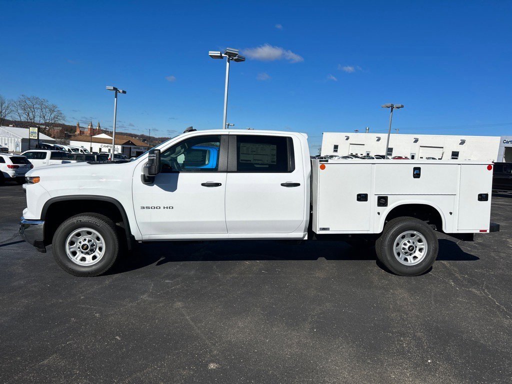 2024 Chevrolet Silverado 3500HD photo 2