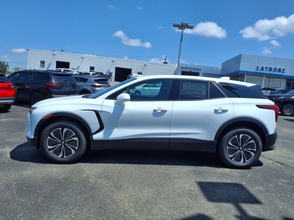 2025 Chevrolet Blazer EV photo 2