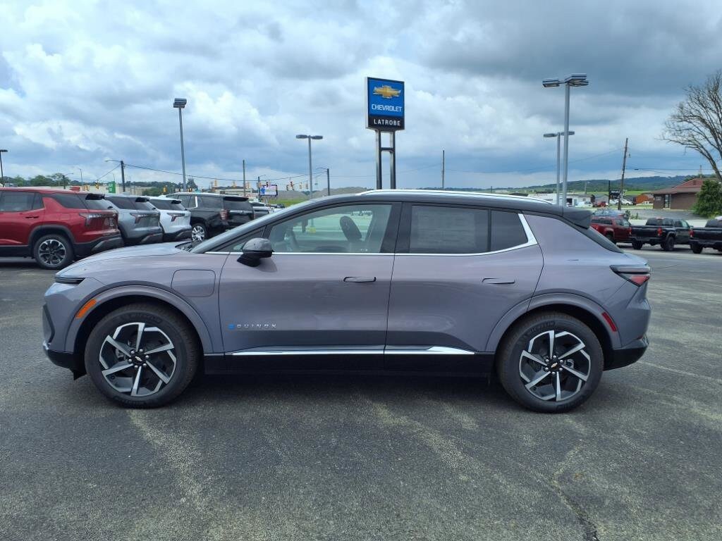 2025 Chevrolet Equinox EV 1LT photo 2