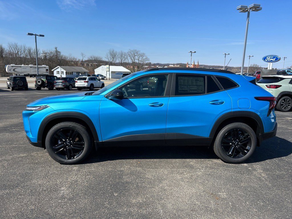 2025 Chevrolet Trax ACTIV photo 2