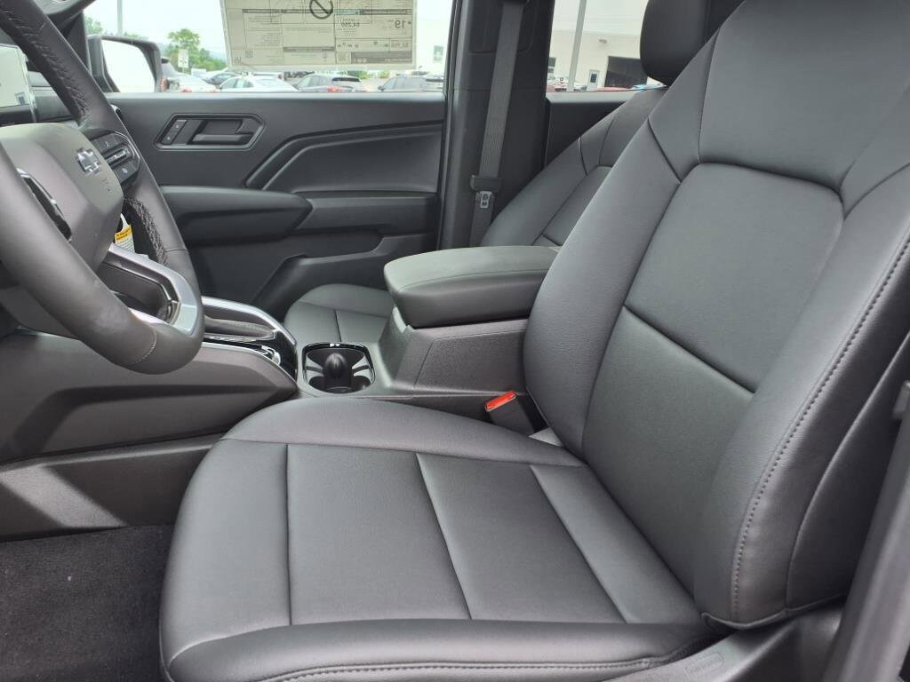 2025 Chevrolet Colorado Trail Boss photo 4