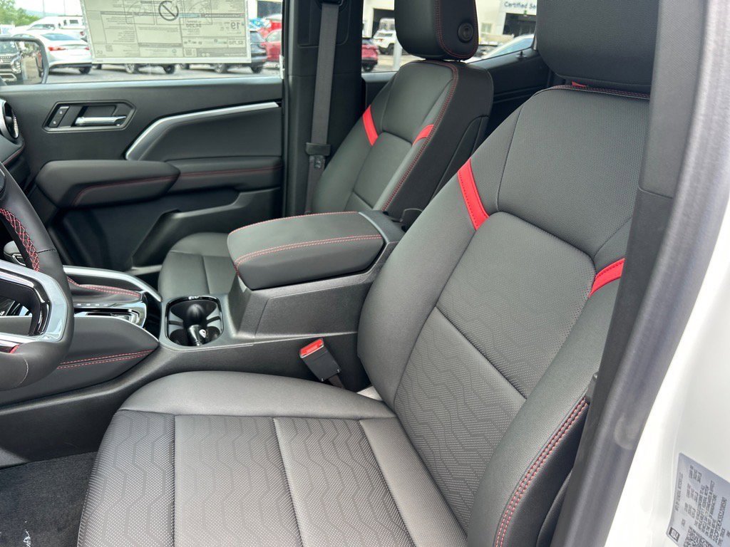 2025 Chevrolet Colorado Z71 photo 4