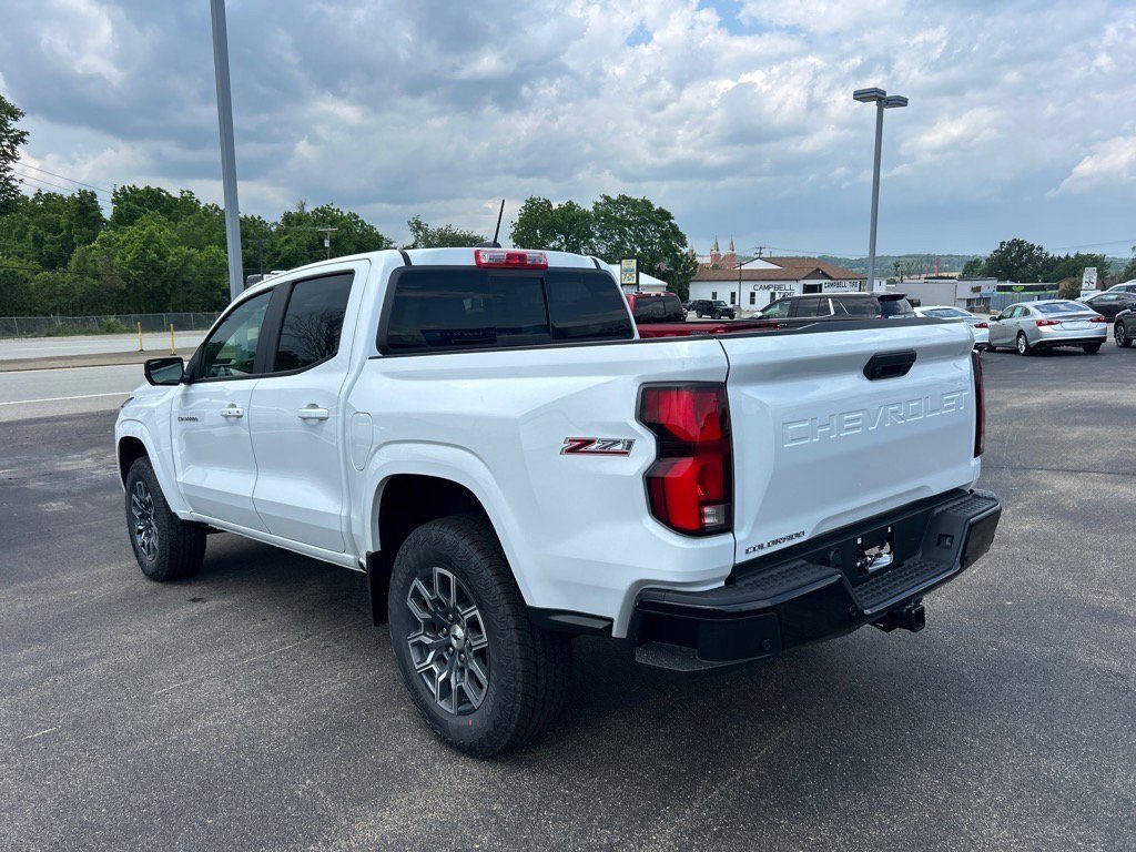 2025 Chevrolet Colorado Z71 photo 3