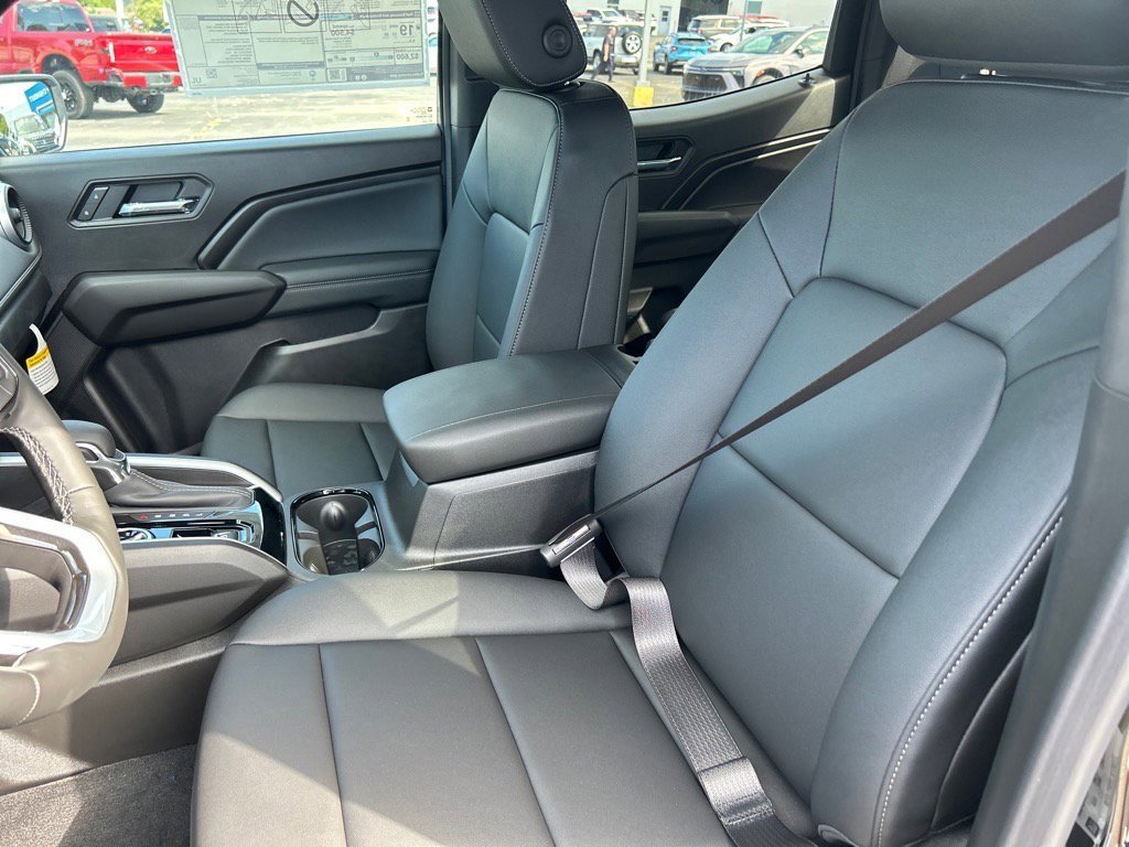 2026 Chevrolet Colorado LT photo 4