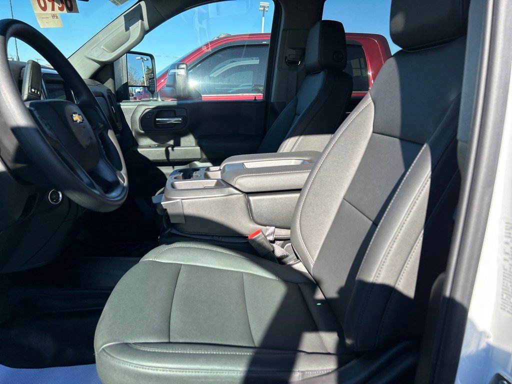 2024 Chevrolet Silverado 3500HD photo 4