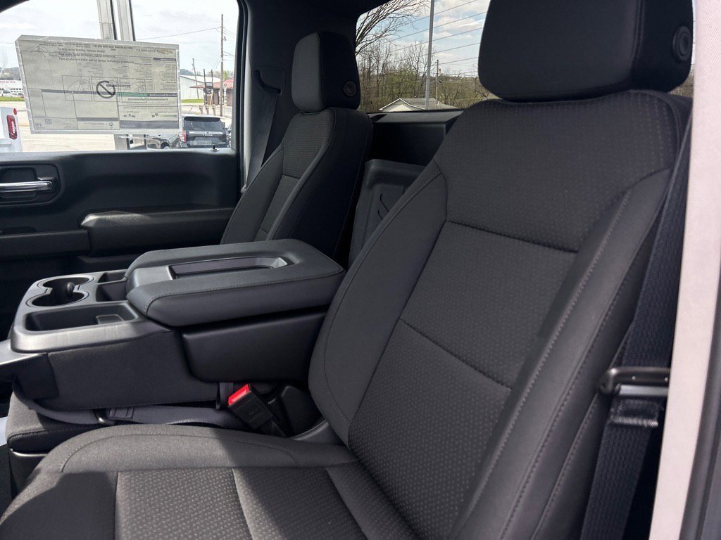 2025 Chevrolet Silverado 3500HD photo 4