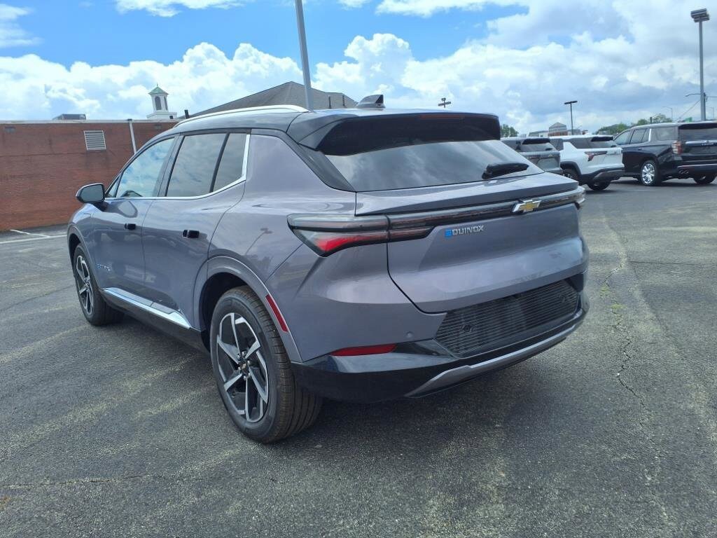 2025 Chevrolet Equinox EV 1LT photo 3