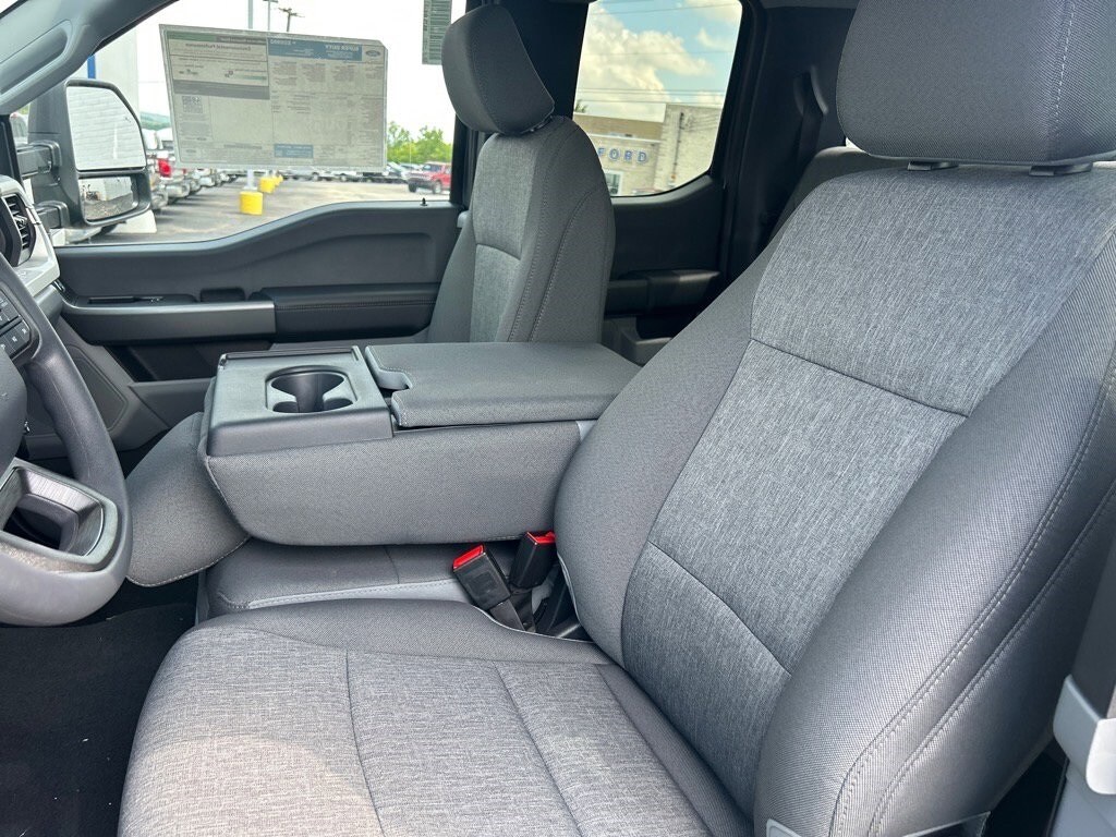 2025 Ford F-350 photo 4