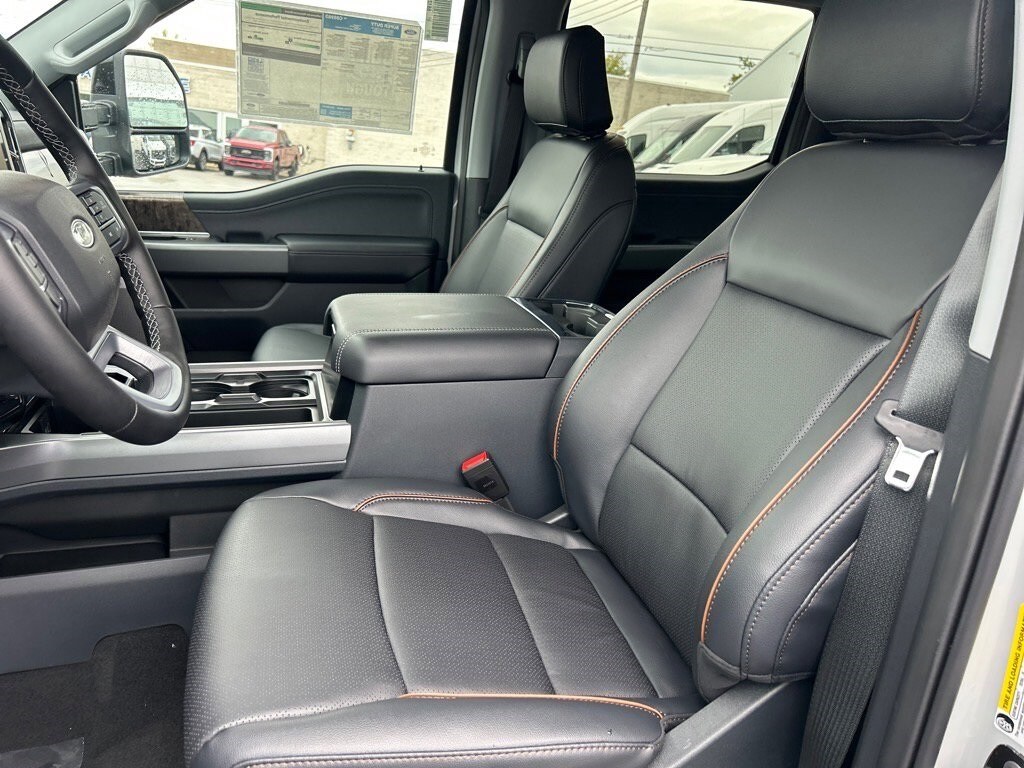 2026 Ford F-350 Lariat photo 4
