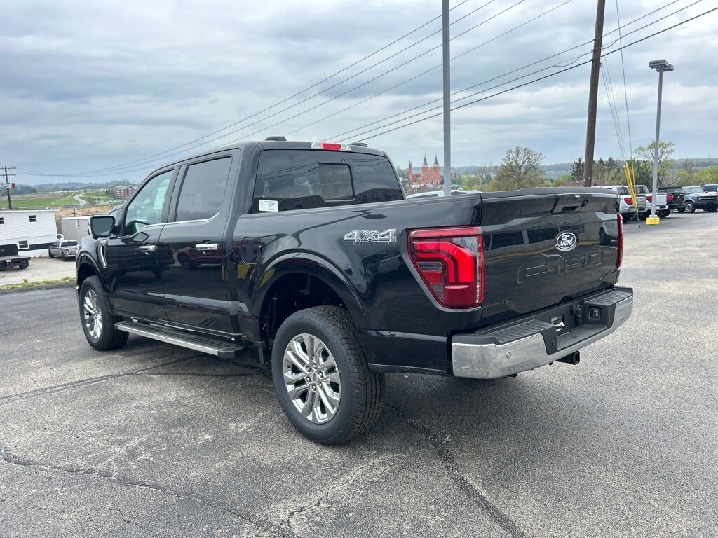 2025 Ford F-150 Lariat photo 3