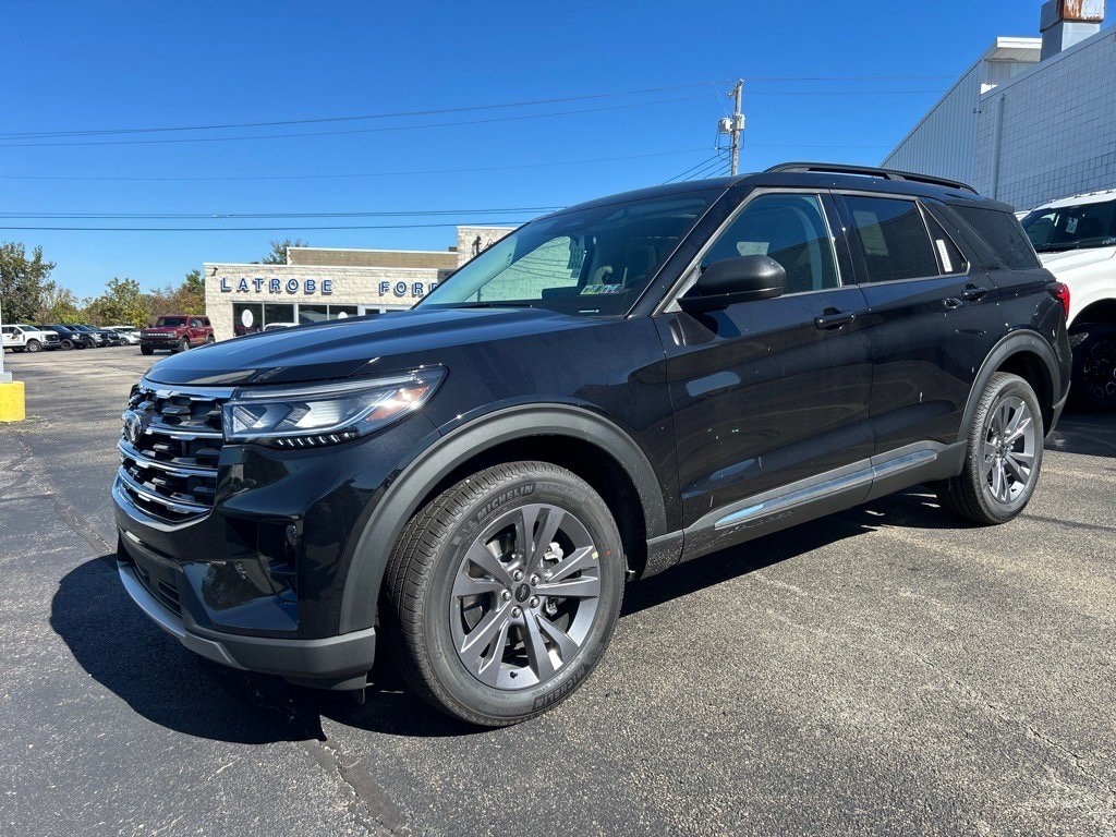 2025 Ford Explorer Active's photo