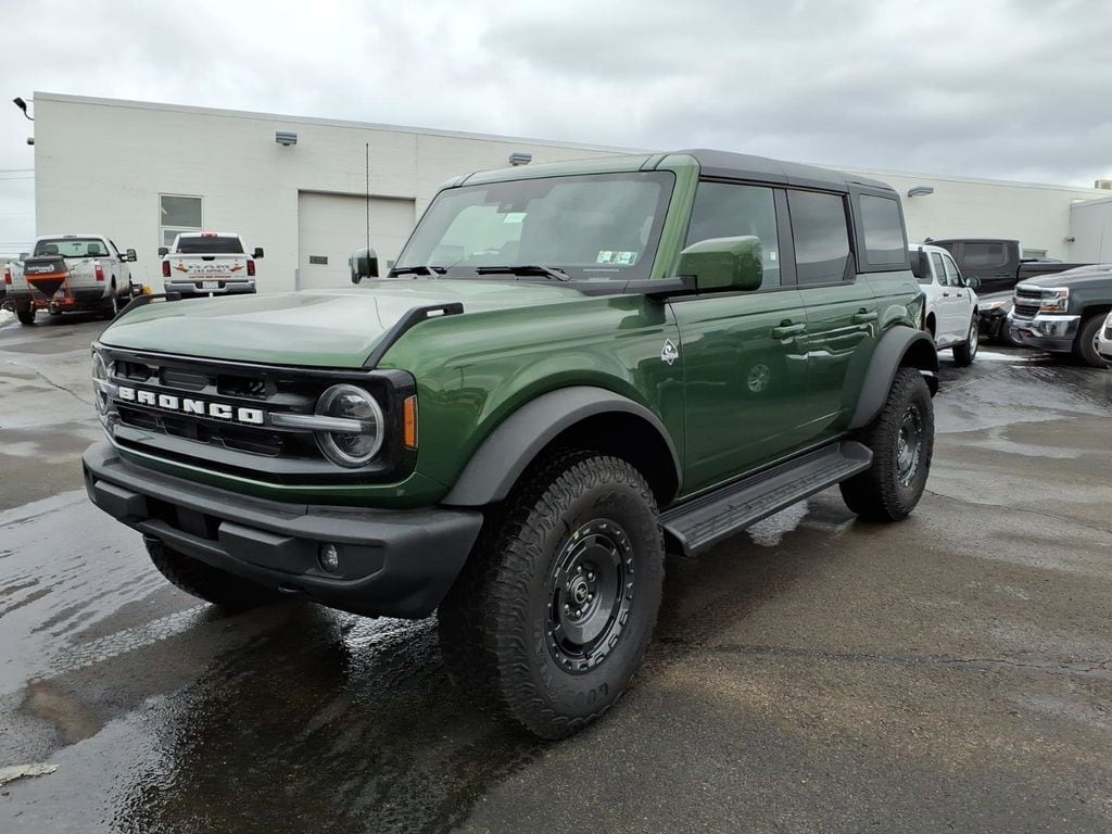 New 2025 Ford Bronco Outer Banks SUV