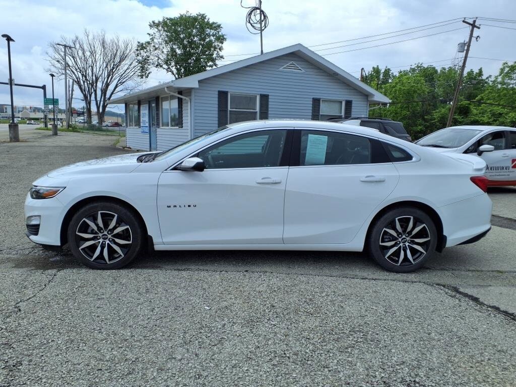 2024 Chevrolet Malibu RS photo 2