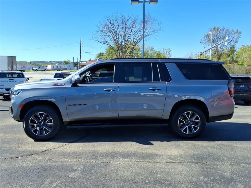 2022 Chevrolet Suburban Z71 photo 2