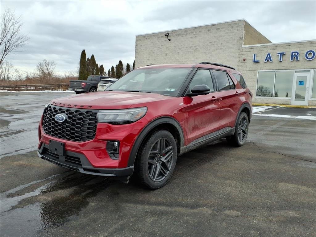 2026 Ford Explorer ST-LINE's photo