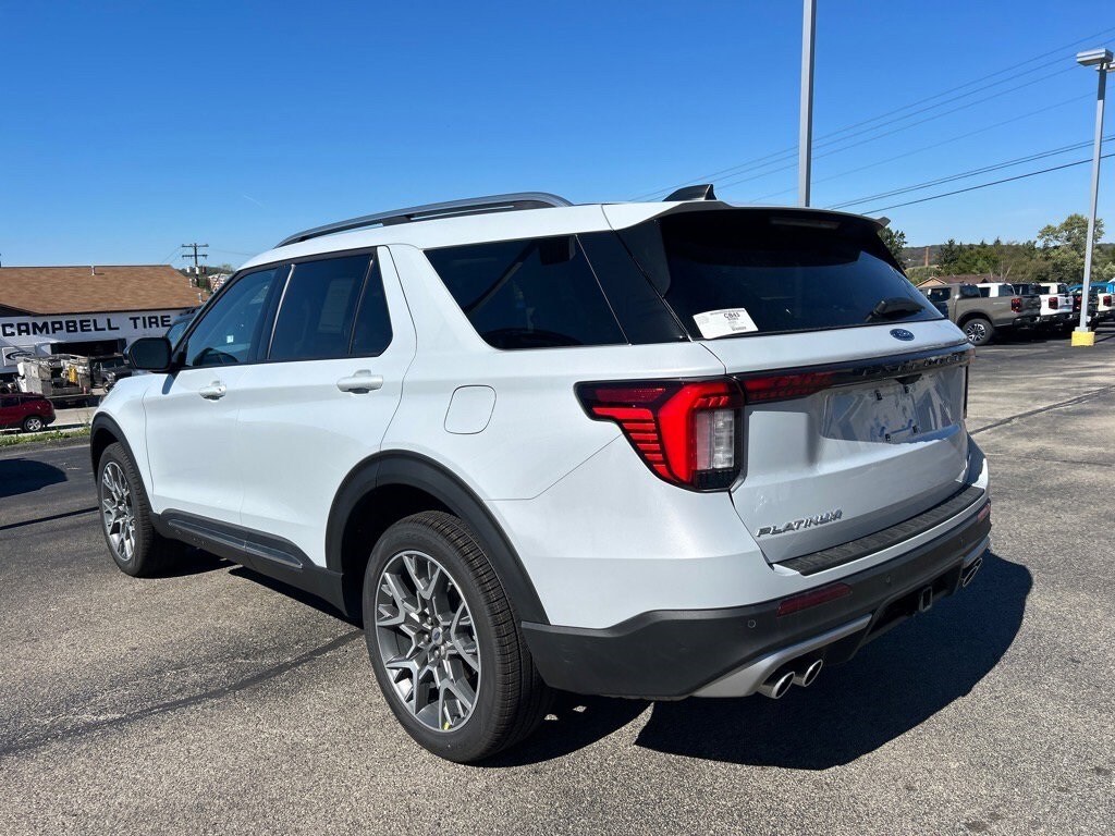 2025 Ford Explorer Platinum photo 2