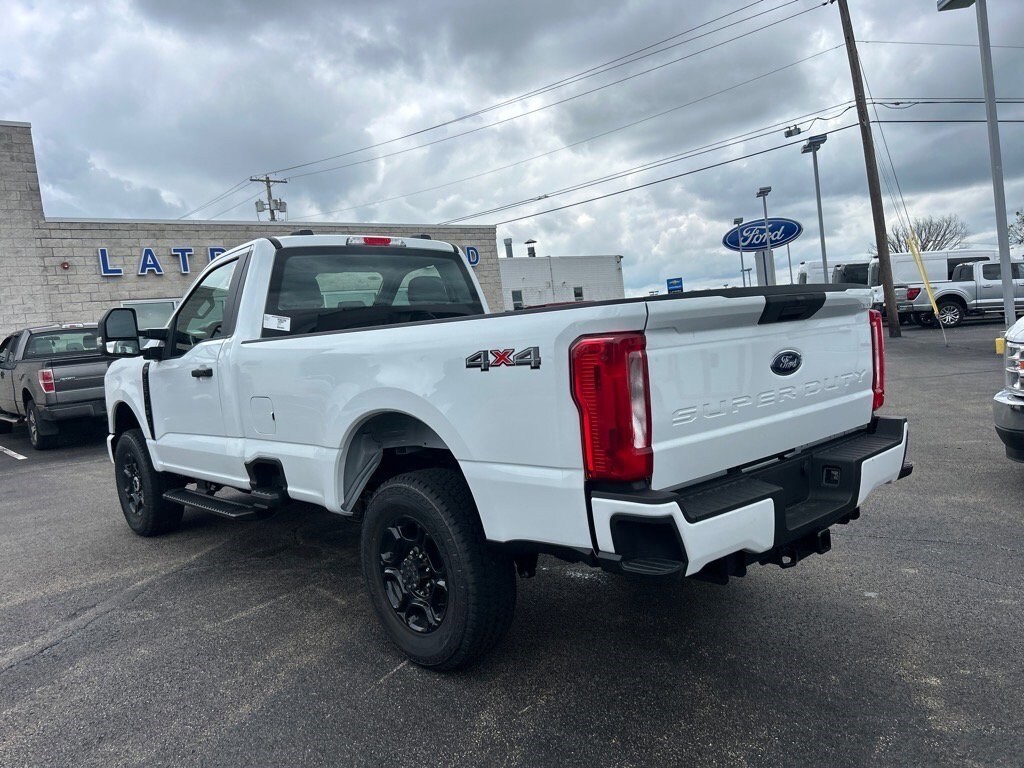 2026 Ford F-250 photo 3