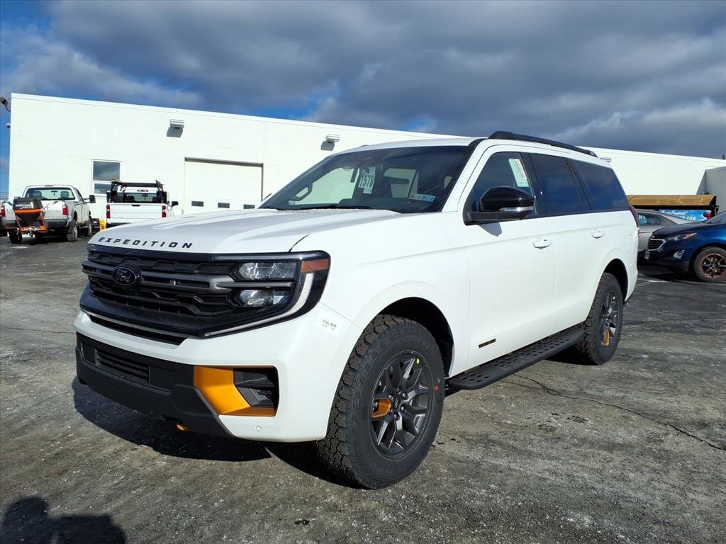 2025 Ford Expedition Tremor's photo