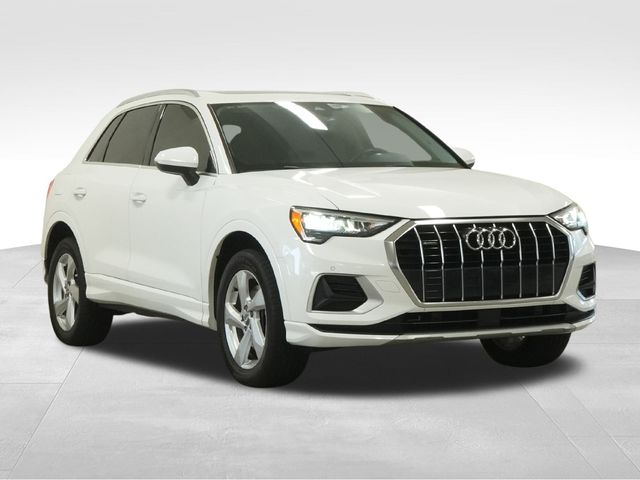 2020 Audi Q3 45 TFSI Premium photo 3