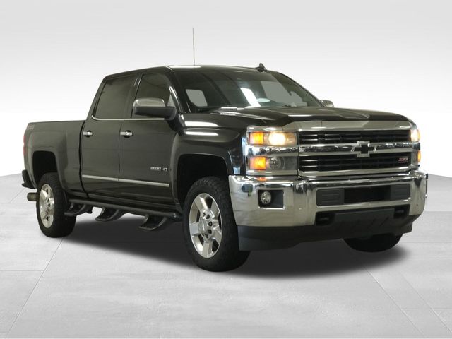 2016 Chevrolet Silverado 2500HD LTZ photo 3
