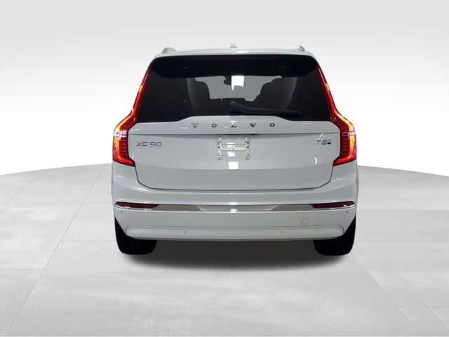 2025 Volvo XC90 T8 photo 4