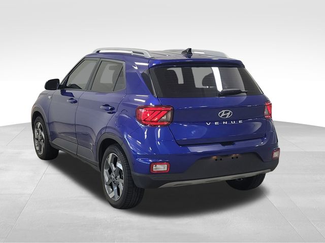 2022 Hyundai Venue SEL Limited photo 2