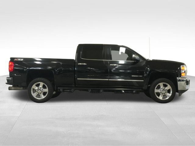 2016 Chevrolet Silverado 2500HD LTZ photo 4