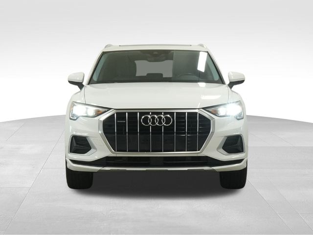 2020 Audi Q3 45 TFSI Premium photo 2