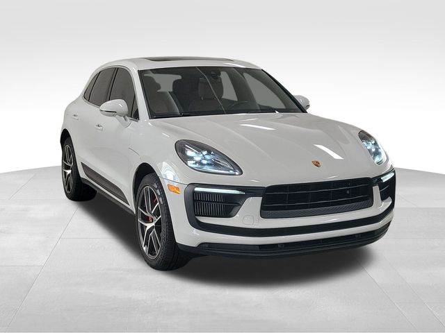 2022 Porsche Macan S photo 2