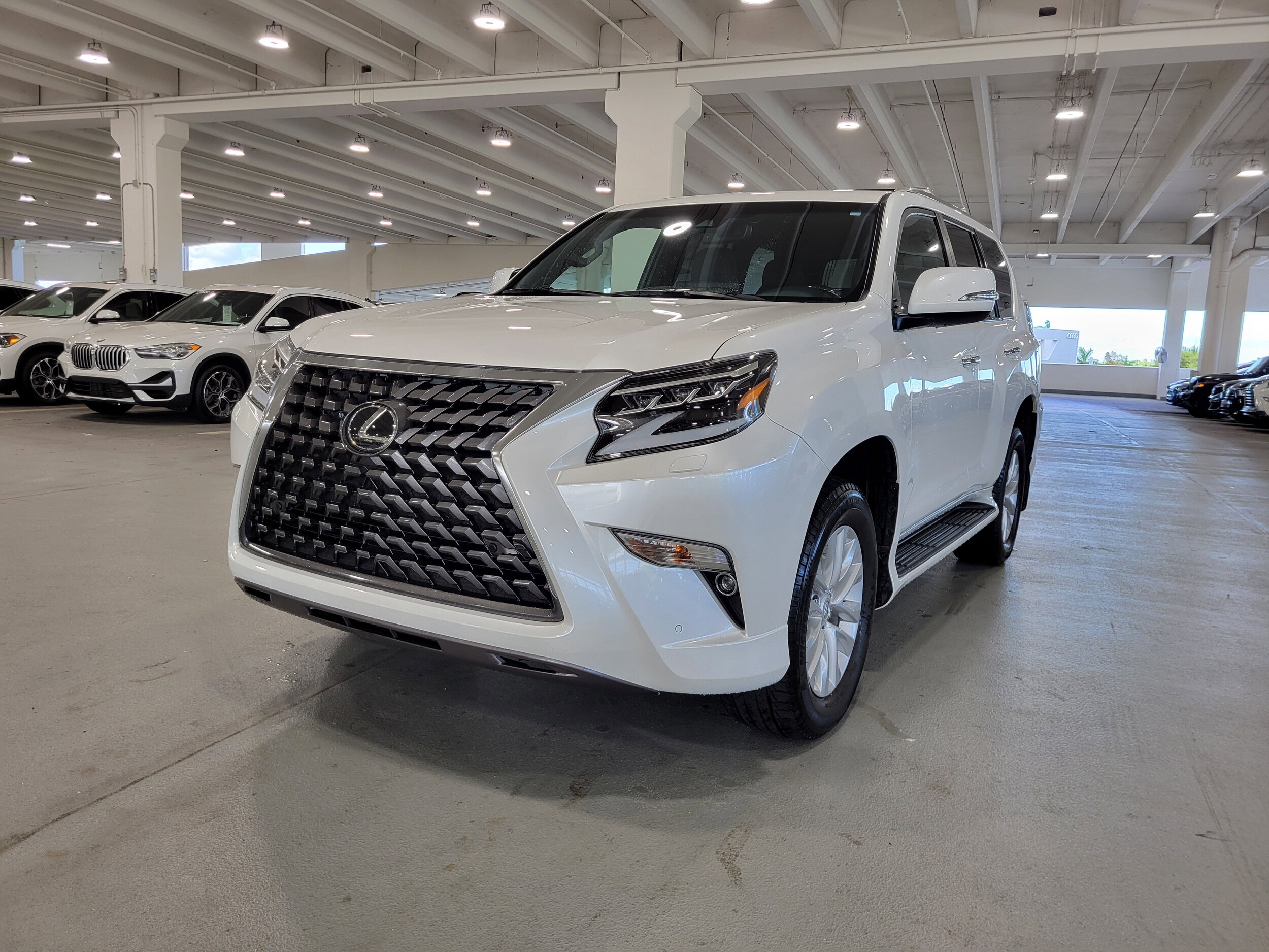 2023 Lexus GX 460 Premium photo 2