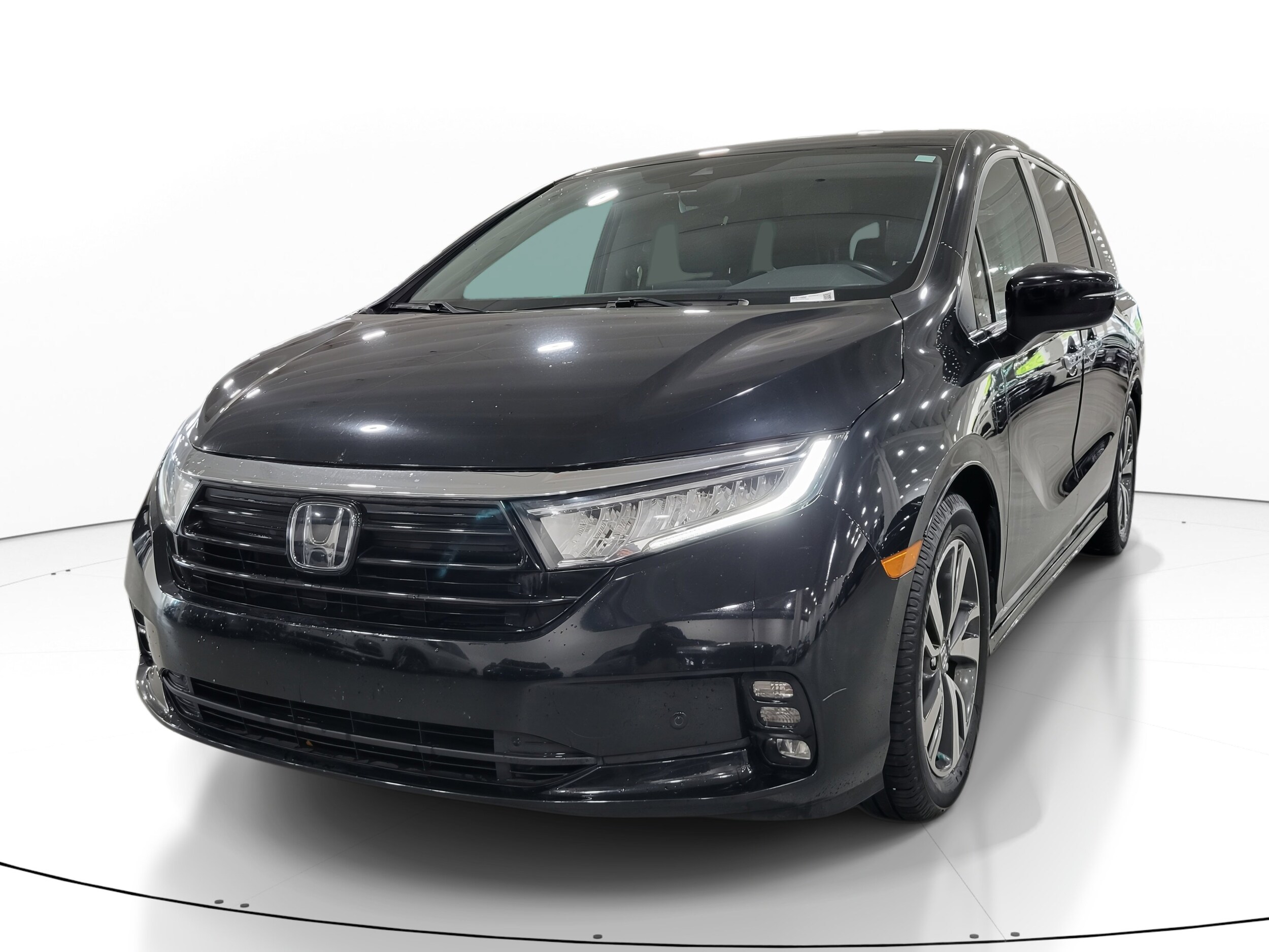 2022 Honda Odyssey Touring photo 2