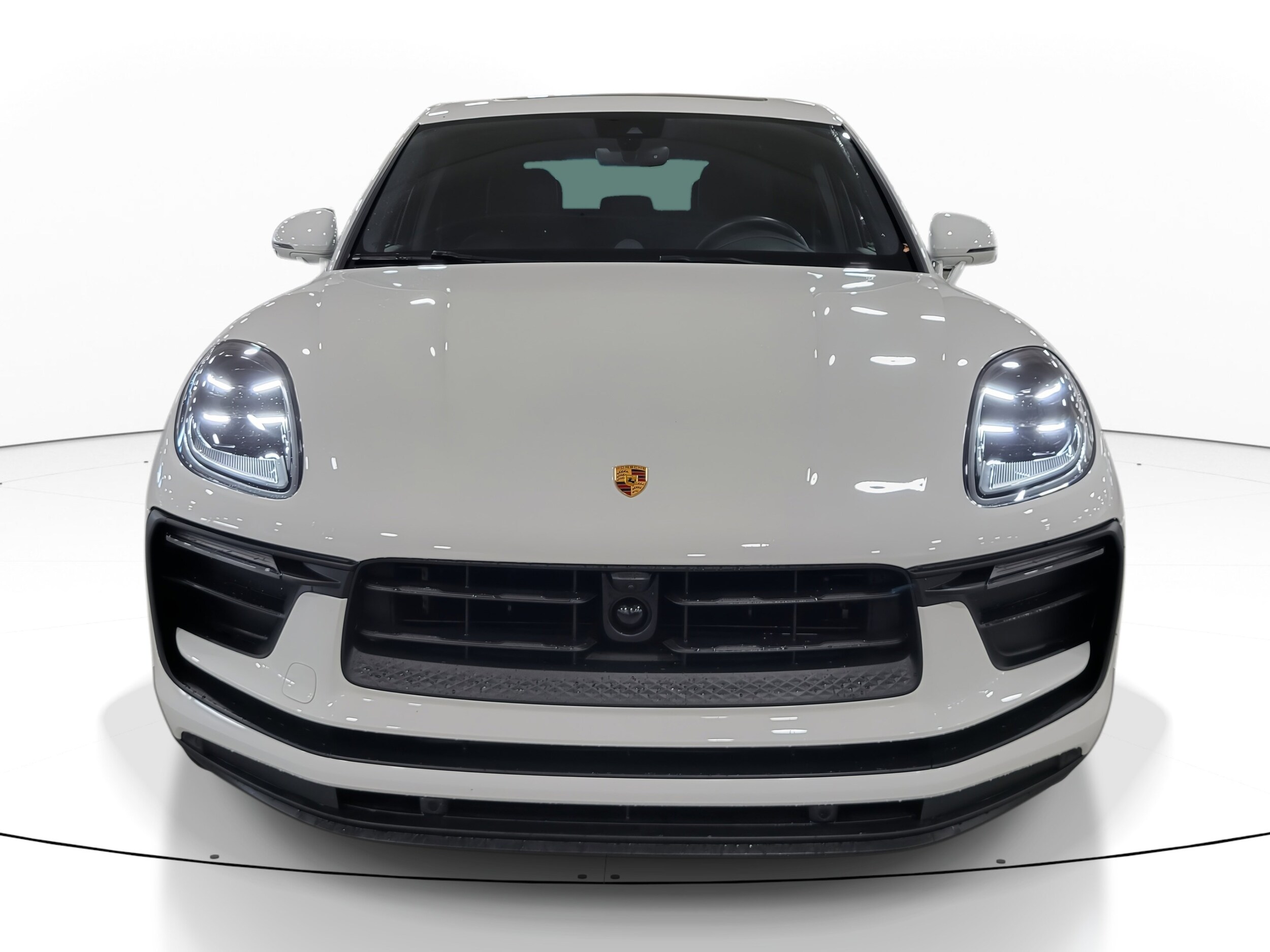 2024 Porsche Macan T photo 3